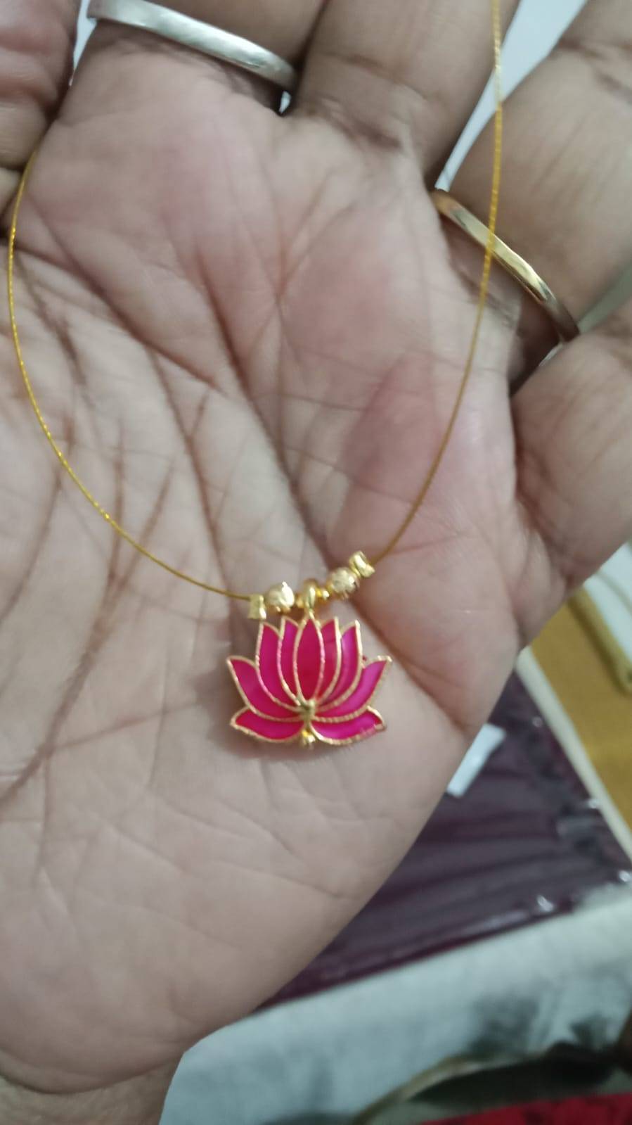LOTUS invisible necklace